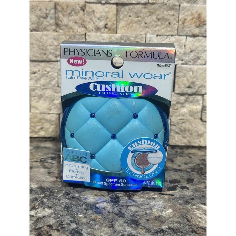 PHYSICIANS FORMULA Mineral Cushion Foundation 6680 MEDIUM New In Box